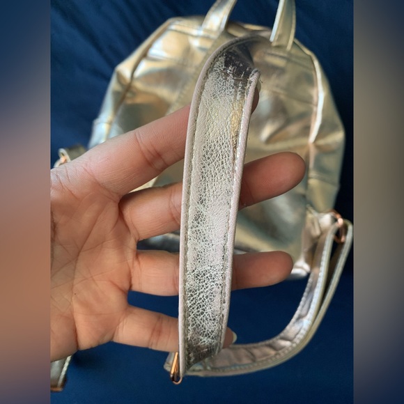 💀 Rose Gold Mini Backpack - Picture 4 of 6